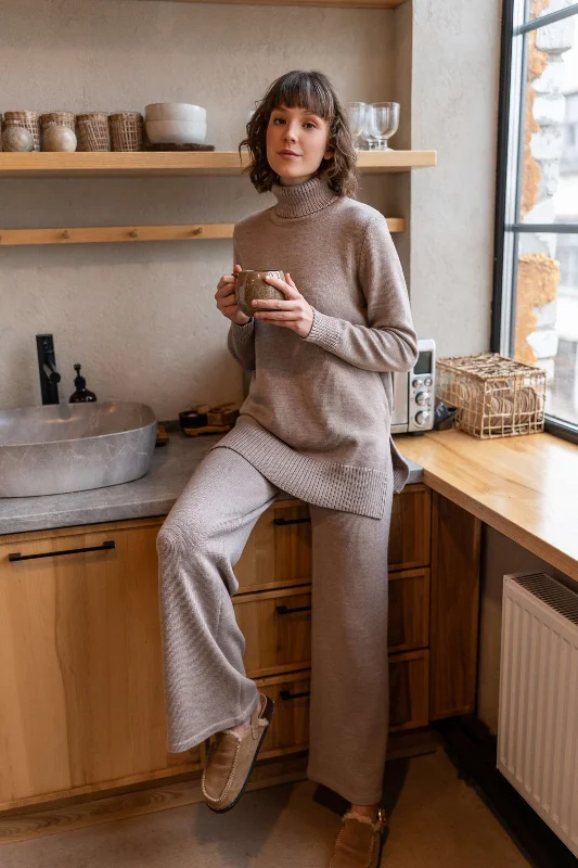 Merino Wool Wide-Leg Knitted Pants Beige Classic Cropped Pants