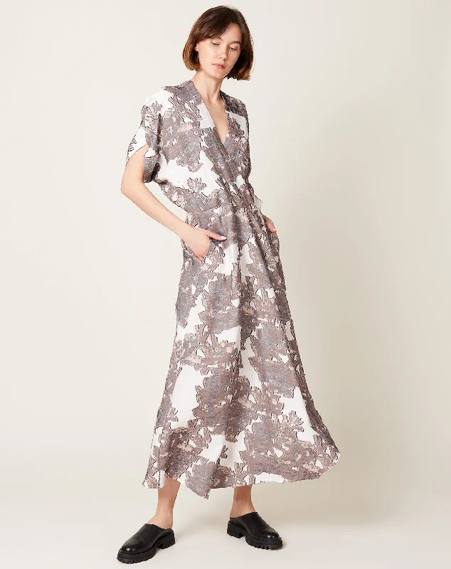 Long Aki Wave Dress in White Flora Coupe