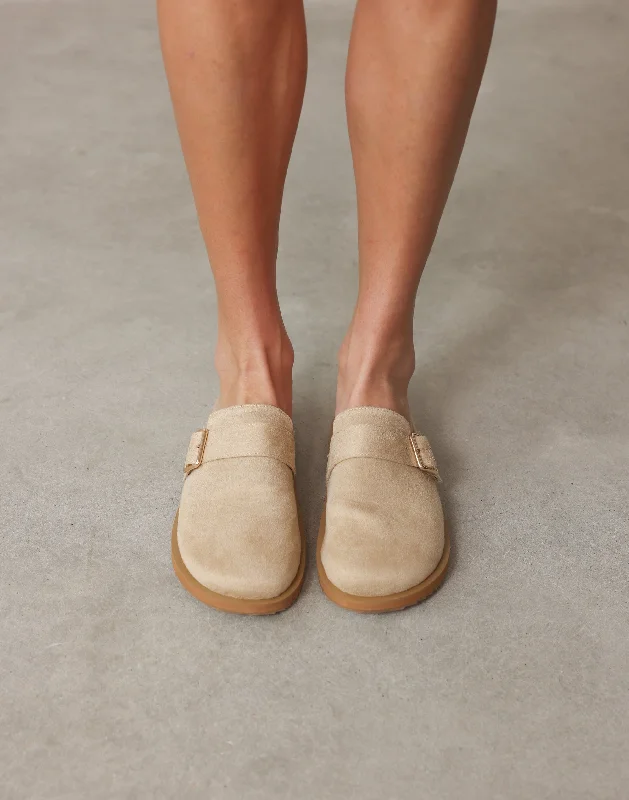 Orlin Clogs (Desert Suede) - By Billini