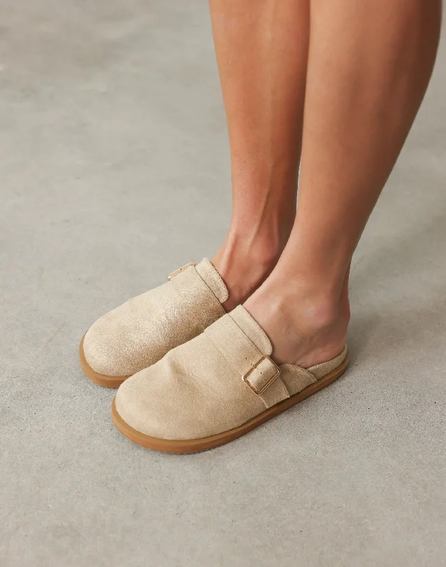 Orlin Clogs (Desert Suede) - By Billini