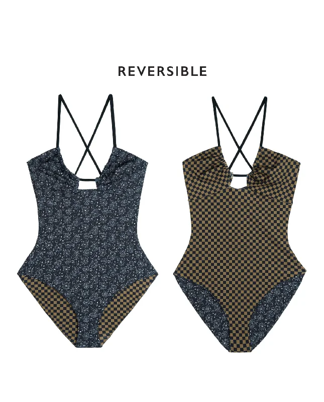 The Reversible Keyhole One Piece